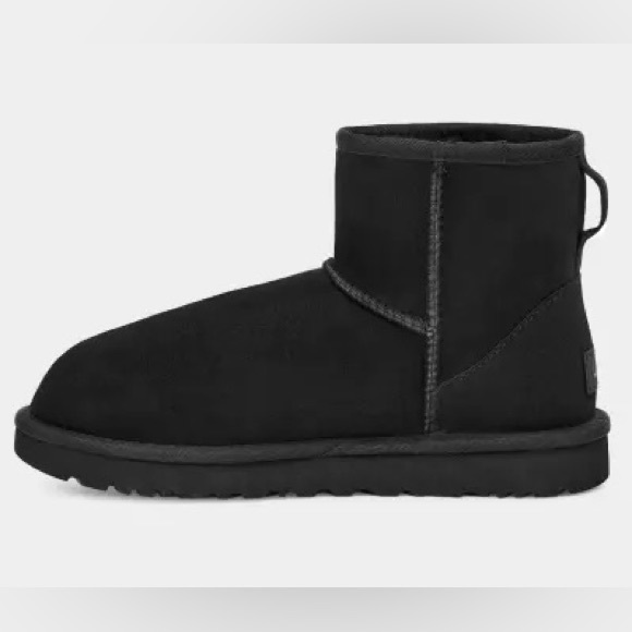 NIB Authentic UGG Women Classic Mini II Boot Black 1016222 - Picture 5 of 13